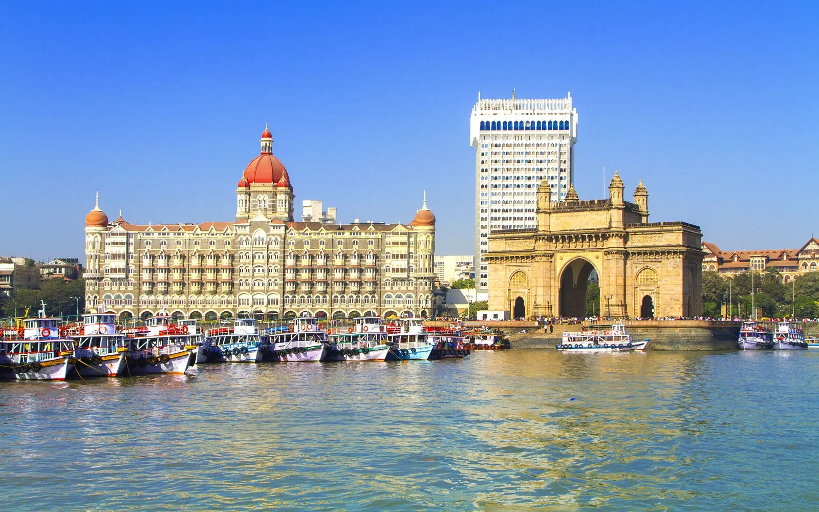 Gateway-monument-India-entrance-Mumbai-Harbour-coast